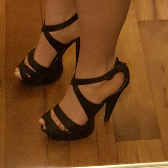 black strappy dress heels